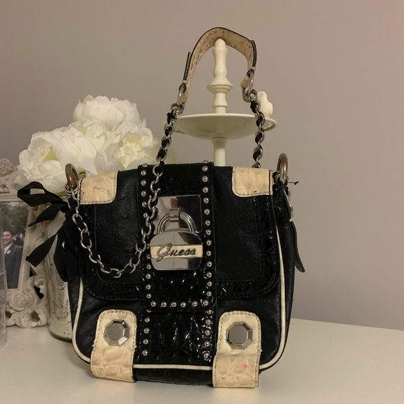 Guess Chain Shoulder Bag - Picture 1 of 11